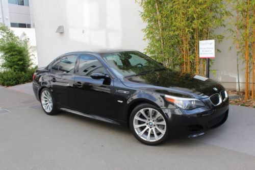 Spectacular 2006 bmw m5. clean w/ no issues