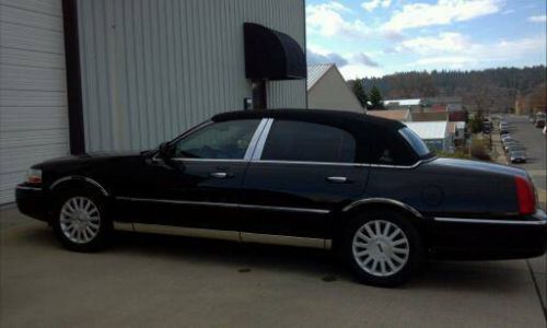 2005 lincoln town car black canvas top new paint, brakes and newer tires