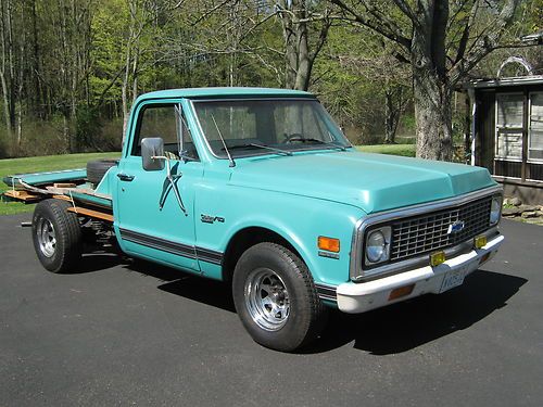 1972 chevy pick up truck, custome deluxe, 350 automatic, partially restored