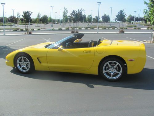 2004 canery yellow convertible corvette