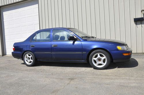 1997 toyota corolla blue 4 cyliner good daily driver
