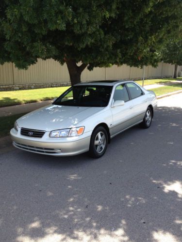 2001 toyota camry le v6 gallaxy package, low miles, smoke free, one owner.
