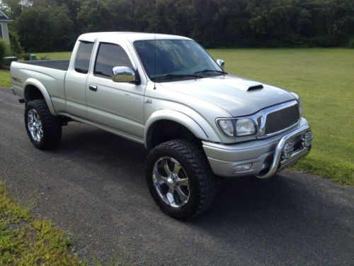 Limited 4x4 supercharged trd sr5 5sp extracab $10,000 in aftermarket parts