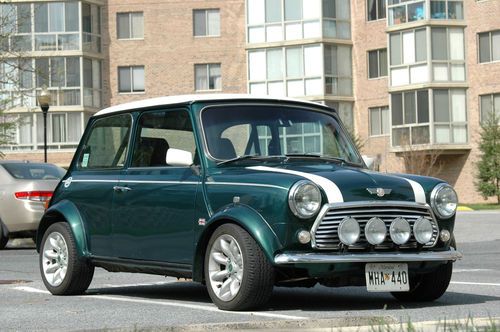 Late model rover classic mini cooper with many options in excellent condition