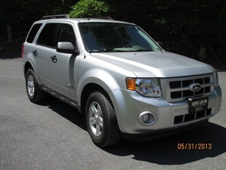 2010 silver ford escape hybrid, awd, lots of features, great condition!!!