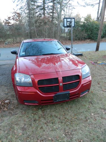 2005 dodge magnum se wagon, red, in great condition!