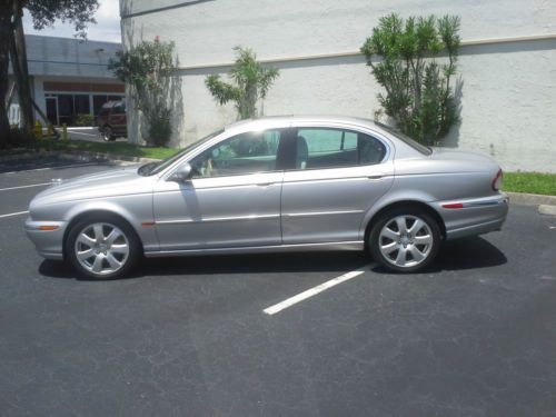 Beautiful 2004 jaguar x-type! like new classy and clean inside and out!
