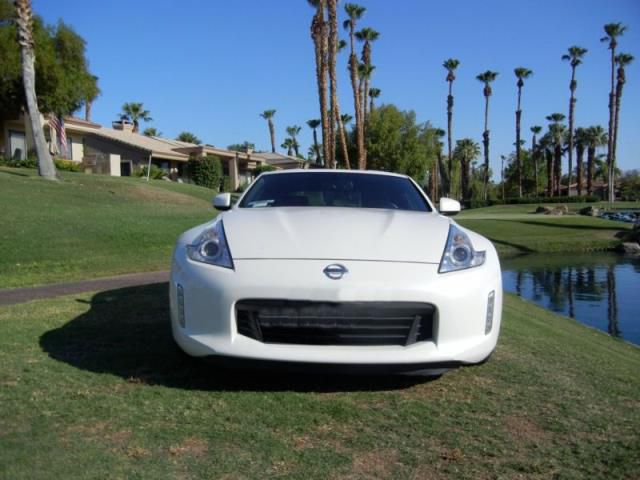 Nissan: 370z touring sports coupe