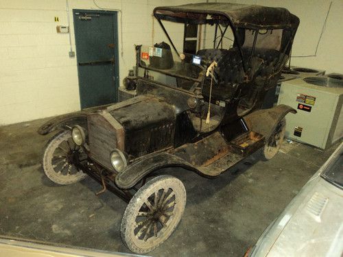 1909 body  on a 1920 ford model t truck chassis.  no reserve !!!!