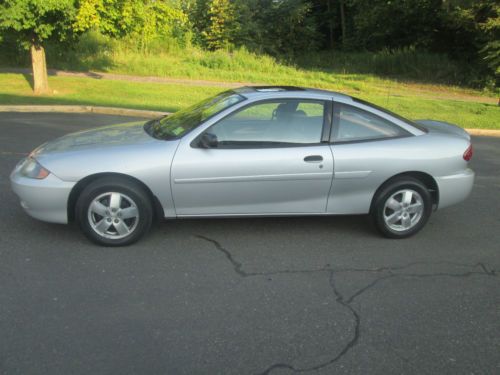 2005 chevrolet cavalier ls coupe--only 84k miles...runs great!