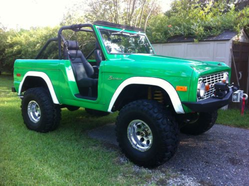 1970 classic ford bronco, lifted, rollcage, 5spd manual, 35 tsls, mean green