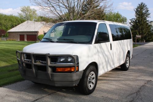 2009 chevy express 8 passenger awd only 66k miles