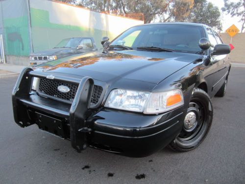 2010 ford crown victoria (p71) in great running conditions and shape