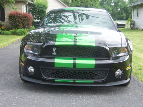 2011 shelby gt500  svt package 700hp - synergy green racing stripes