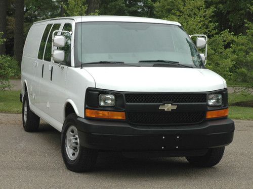 Chevy express &lt;  extended  &gt; fleet  serviced cargo van
