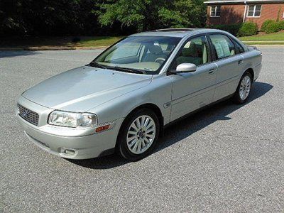 Outstanding condition, leather, power moonroof, michelin tires