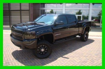 156 pix- efi live-duramax diesel-6" cognito lift-35" tires-18" xd whls-must see