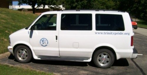2004 gmc safari awd van, 106,252 miles v6 automatic, located in washington, pa