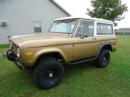 1974 ford bronco 200 6cyl standard on col.daily driver! look!