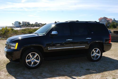Super clean, awesome black, fully loaded,  2009 chevrolet tahoe ltz