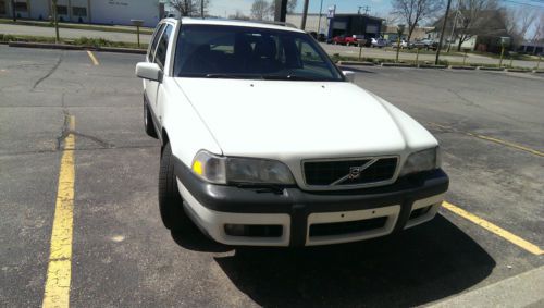 1999 volvo v70 xc - great awd wagon. great shape! loaded with tons of options