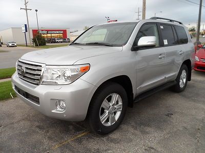 2013 toyota land cruiser $9000 off msrp last one