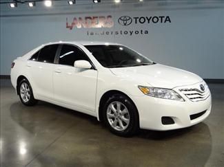 2011 white le camry leather