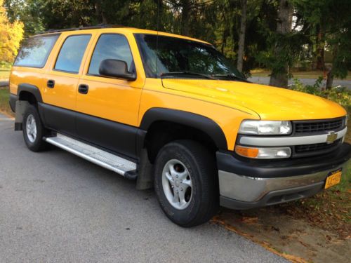 Spectacular chevy suburban. 9 seats! school car. maintained every 2k miles!