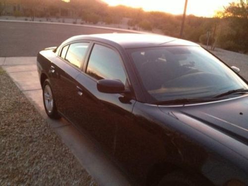 Black dodge charger se - perfect condition