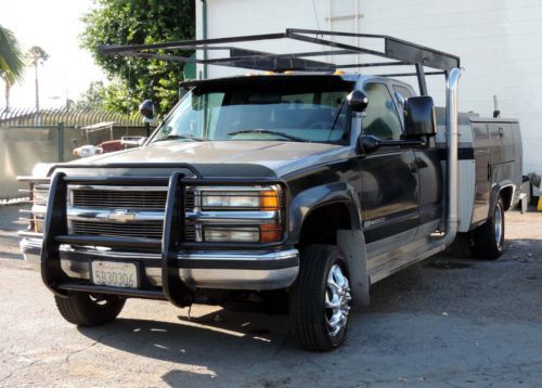 Chevy 3500 dually (stahl utility bed) 4x4,100% rust free california 2 owner, tlc