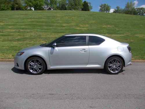 2013 scion tc very clean sunroof only 1804 miles gorgeous