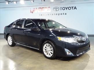 2012 camry! touch screen sun roof back up cam