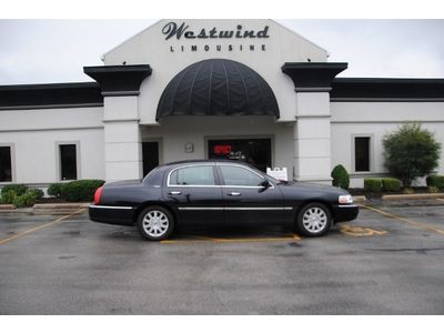 Lincoln, town car, sedan, black, 2010, 4 door, luxury, low miles, excellent,
