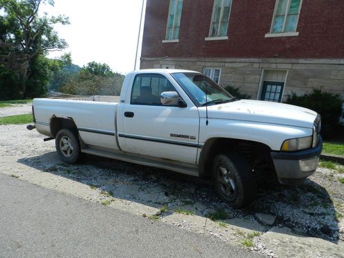 96 dodge 1500 4x4 runs great 2nd owner