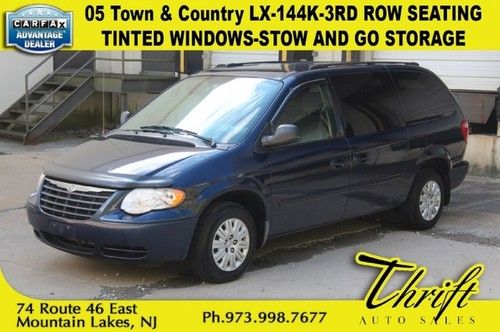 05 town &amp; country lx 144k 3rd row seating-tinted windows-stow and go storage