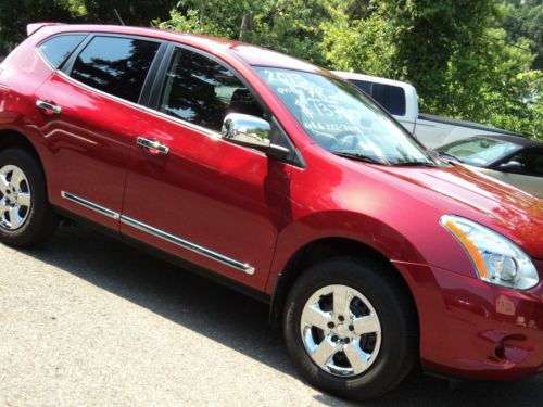 2013 n issan rogue s --- only 7k miles