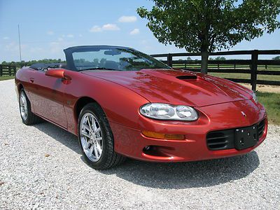 1 owner 35th anniversary camaro ss convertible with only 3k miles  showroom new!