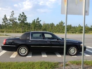 2007 lincoln town car signature black on black great condition fl car
