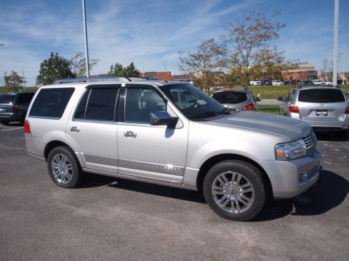 2007 lincoln navigator 4x4 / dvd / power boards / clean