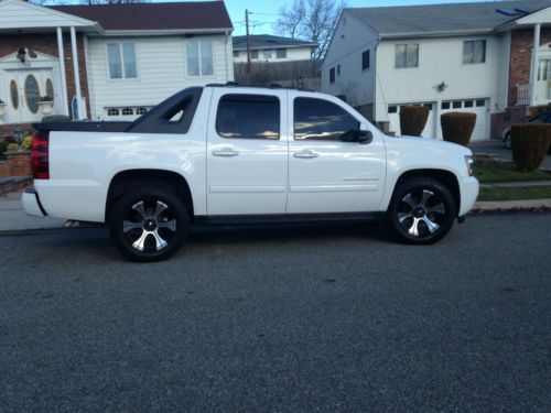 2011 chevy avalanche