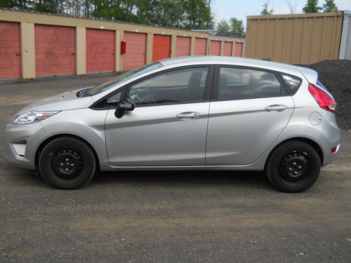 2013 ford fiesta se hatchback 4-door 1.6l pa salvage title easy fix runs drives