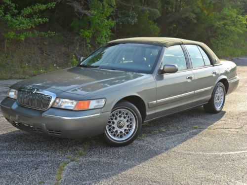 2000 mercury grand marquis gs ***no accidents***very low miles***mint***