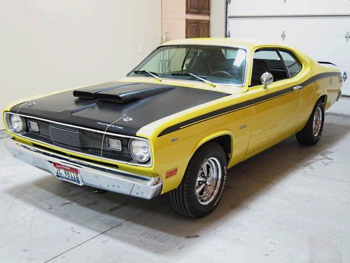 1971 plymouth duster -lemon twist  yellow -340 blk stripes see video- no reserve
