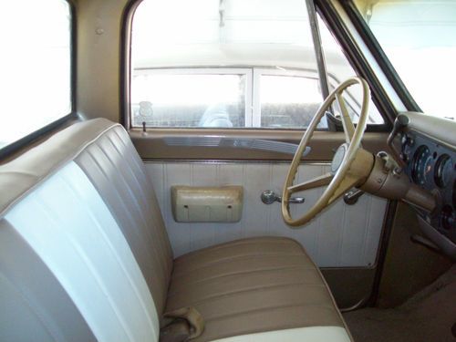 1968 tan &amp; cream chevy custom pickup