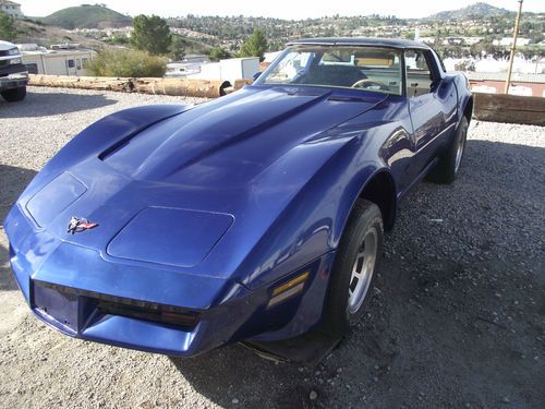 1981 corvette with beautiful blue paint--project, no motor or trans--