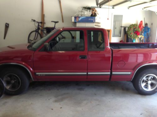 2001 chevy s-10 extended cab truck