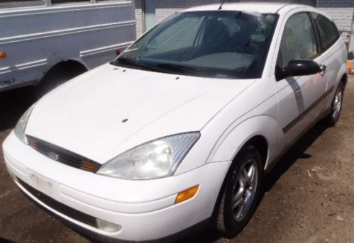 2000 ford focus zx3 - 119k