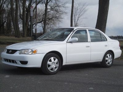 2001 toyota corolla auto 4cyl only 49k clean runs great no reserve don't miss it