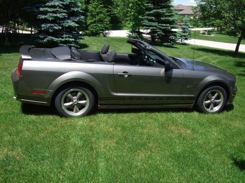 2005  ford  mustang  gt "  convertible