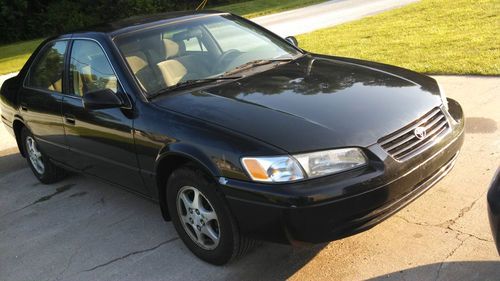 1997 toyota camry le (low miles)